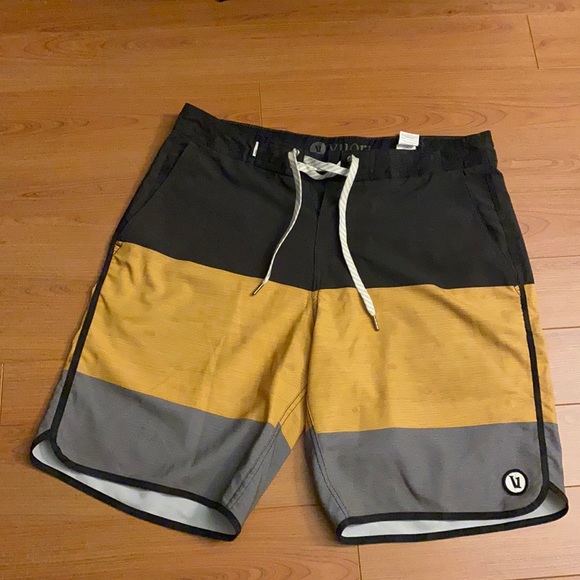 Vuori Swim Vuori Board Shorts Size 3 Poshmark